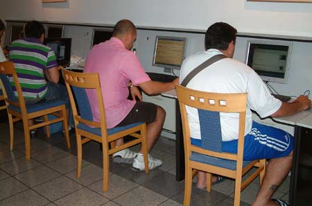 Internet Cafes in Malta for keeping in touch when on holiday